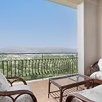 Paradiso Apartment *