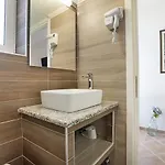 Paradiso Apartment *