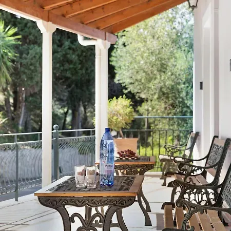 Paradiso Apartment *